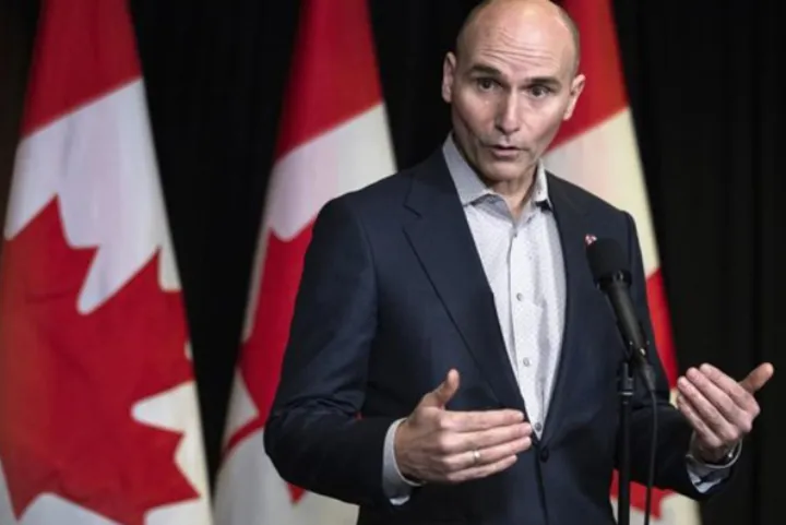 دولت فدرال به استان‌ها هشدار داد که برای خدمات ضروری پزشکی پول نگیرند